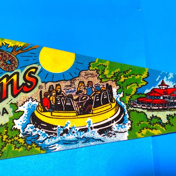 BUSCH GARDENS VINTAGE 90’s TAMPA FLORIDA COLLECTIBLE SOUVENIR PENNANT FL… - Picture 11 of 16